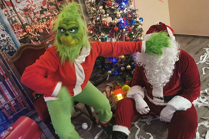 GRINCH DOŁĄCZYŁ DO EKIPY MIKOŁAJA